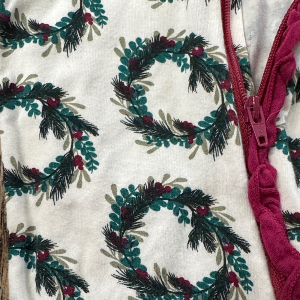 Kickee Pants Festive Wreath Footie with Red Trim - Picture 3 of 4